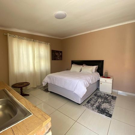 Inecia'S B & B Uis Εξωτερικό φωτογραφία